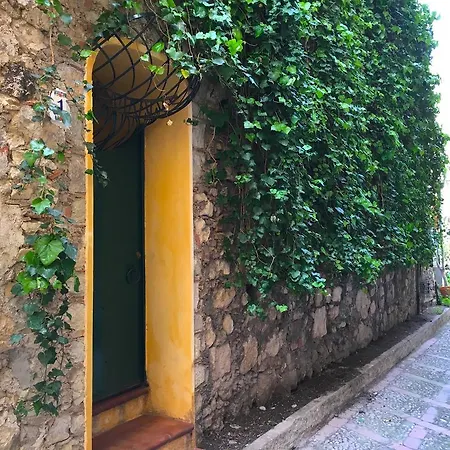 Casa Varo *